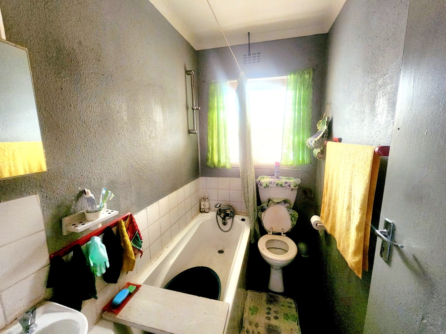 2 Bedroom Property for Sale in Peerless Park West Western Cape
